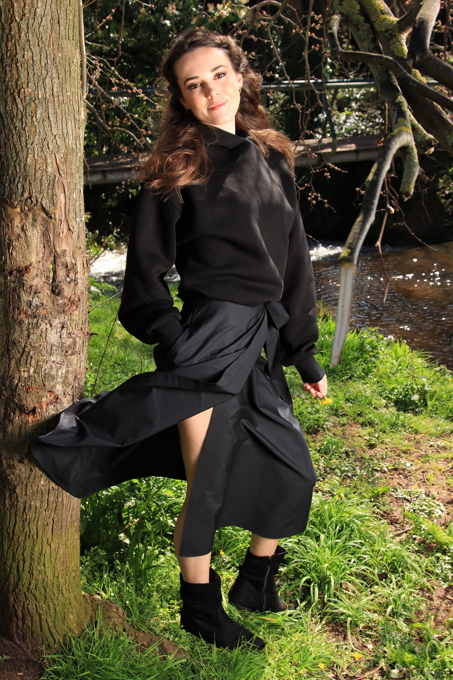 Meyer Wrap Midi Skirt In Black With Pockets