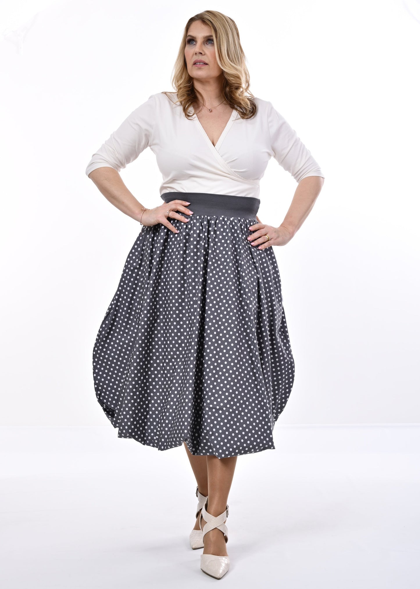 Enoki Puffball Skirt In Grey Polka Dot