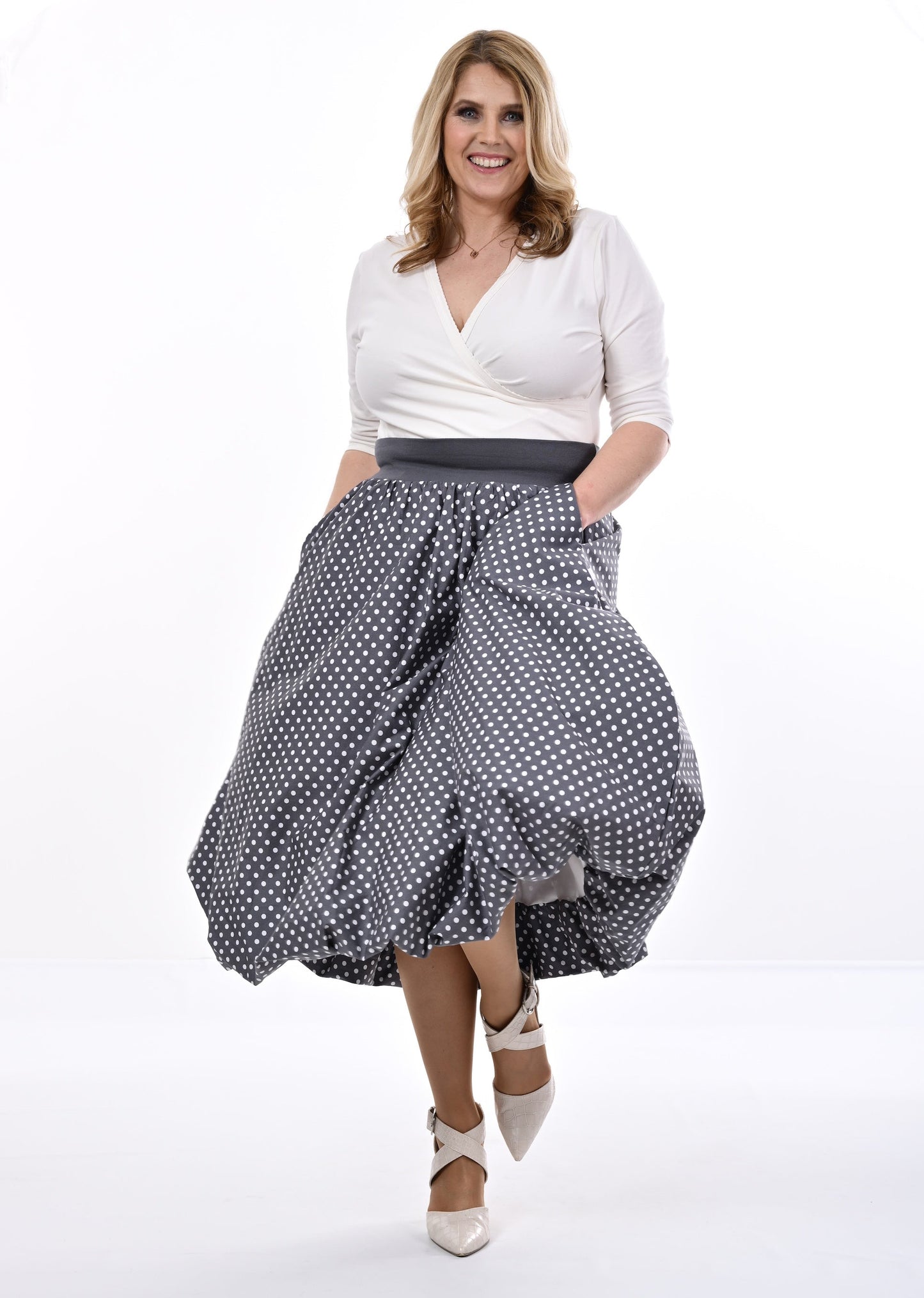 Enoki Puffball Skirt In Grey Polka Dot