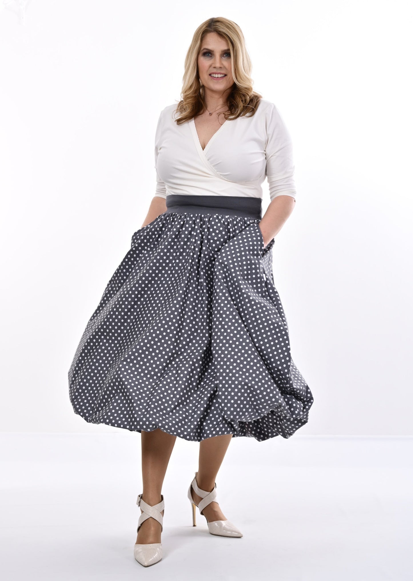 Enoki Puffball Skirt In Grey Polka Dot