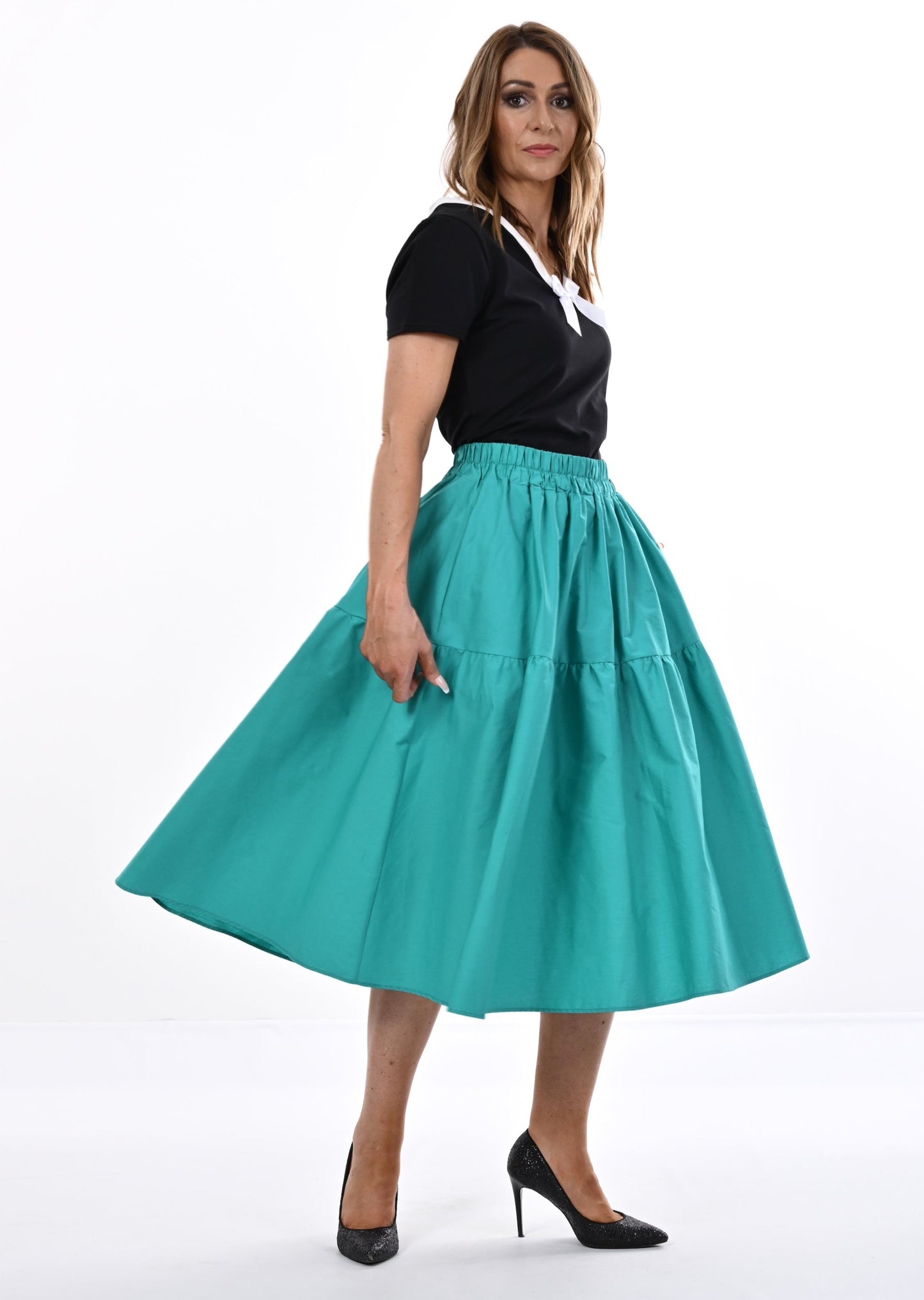 Tuamoto Top In Black With White Trim and Bow