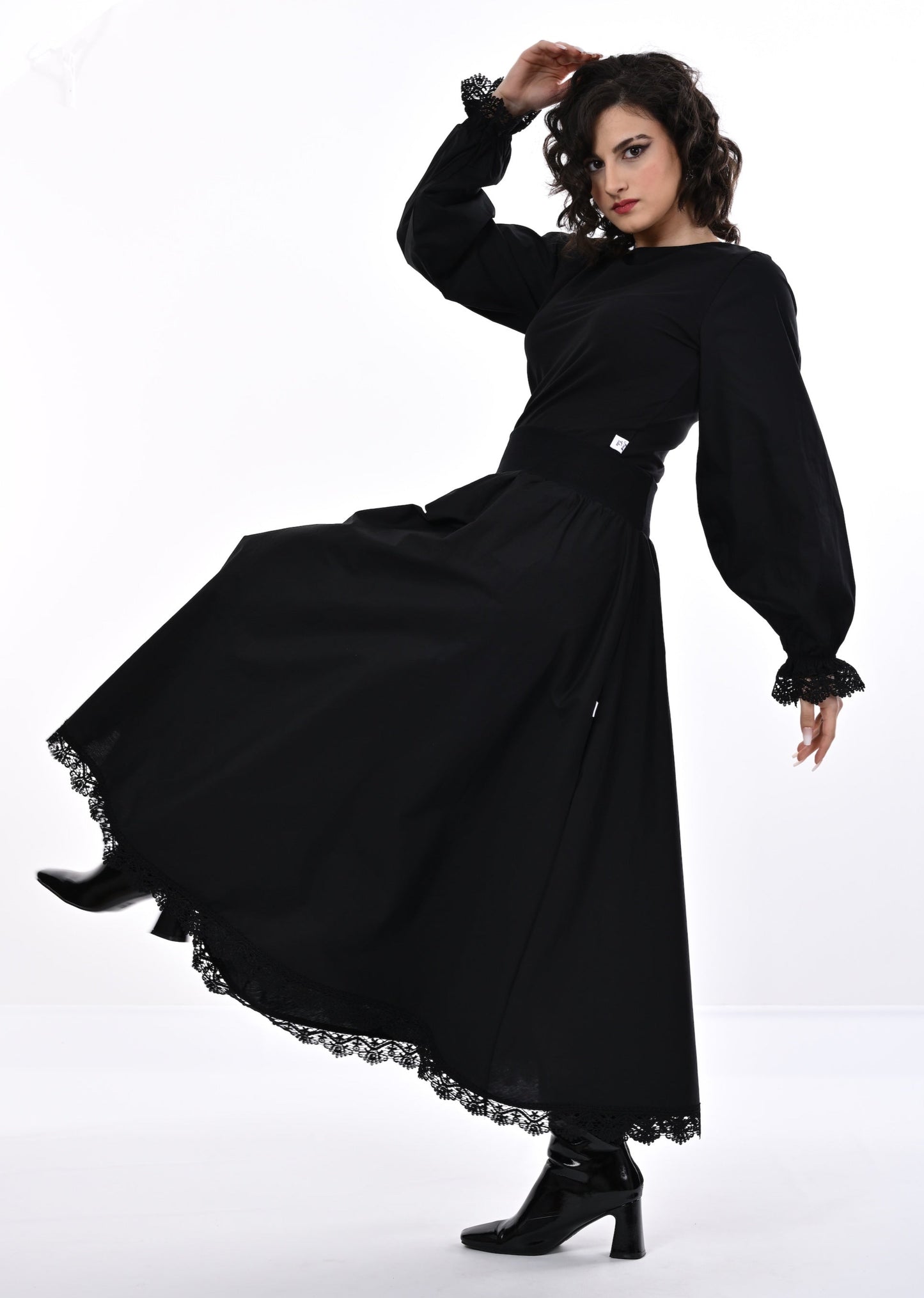 Manhattan Midaxi Skirt With Lace Hem