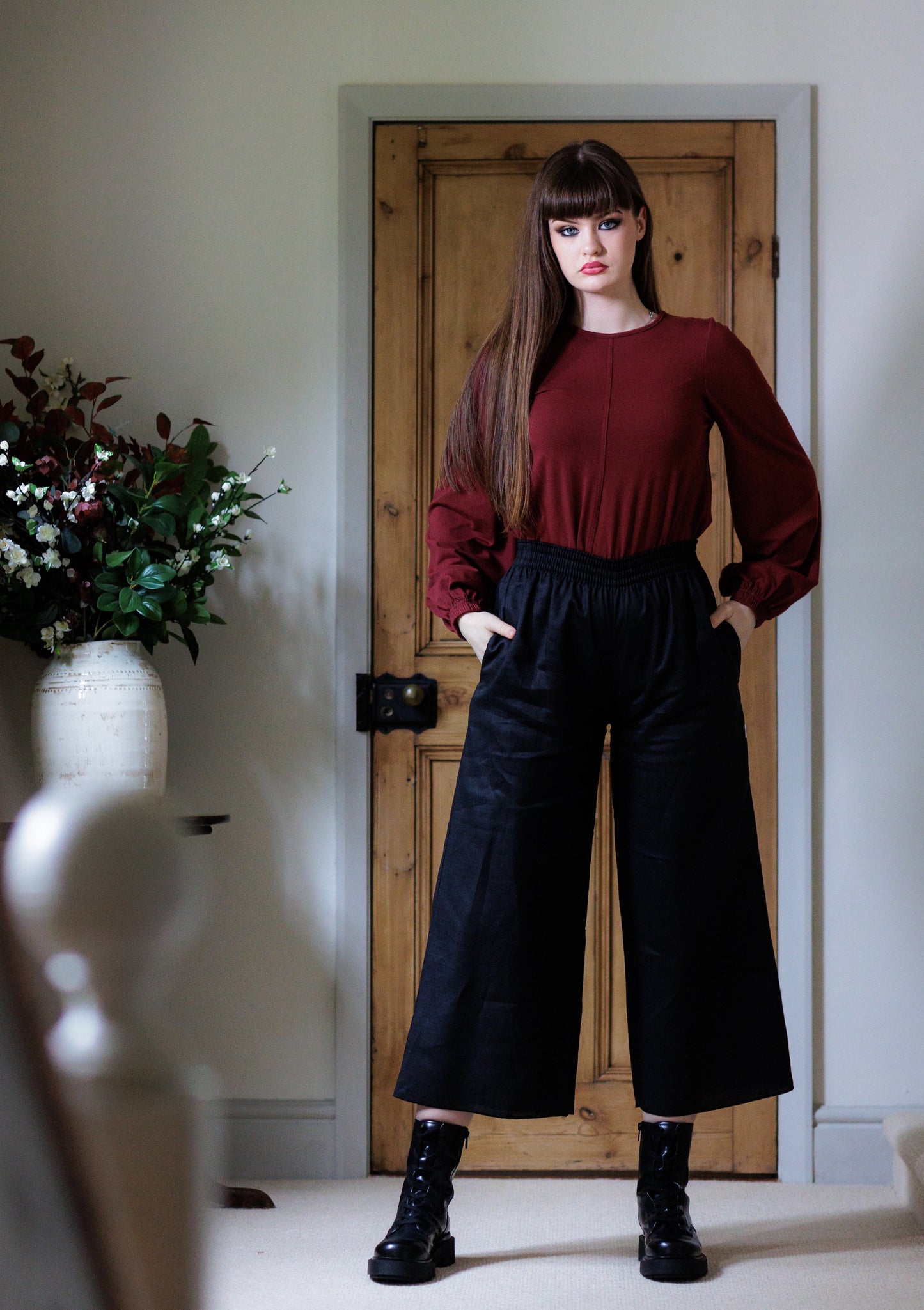 Pegasus Cropped Trouser with Pockets in Black