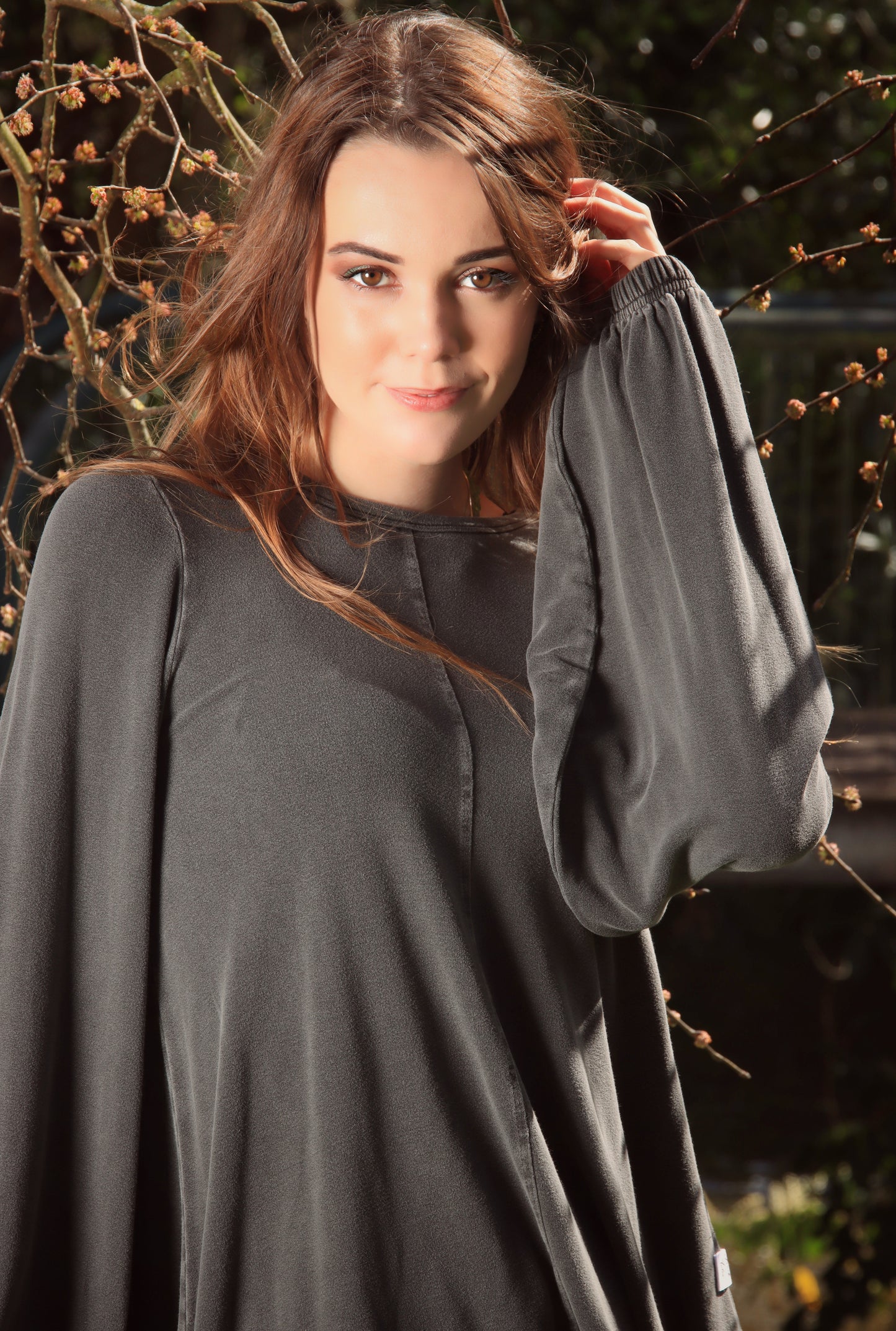 Guru Flared Top with Blouson Sleeves in Charcoal