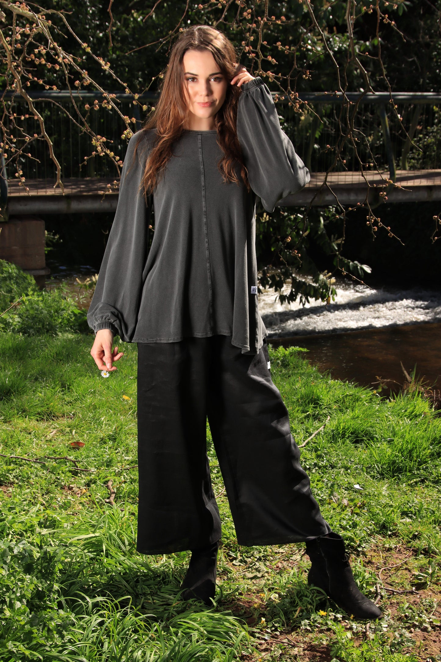 Guru Flared Top with Blouson Sleeves in Charcoal