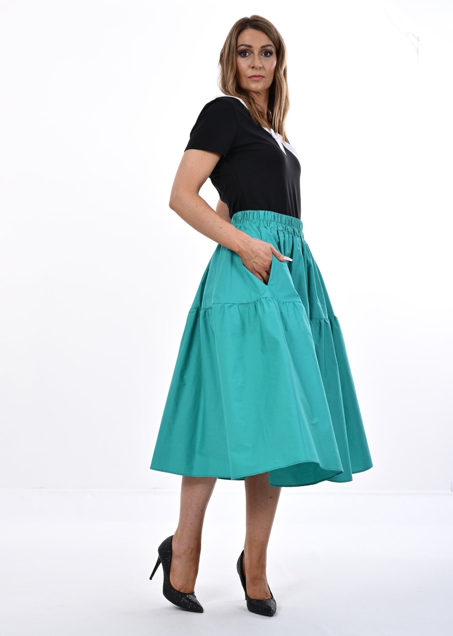 Tuamoto Top In Black With White Trim and Bow