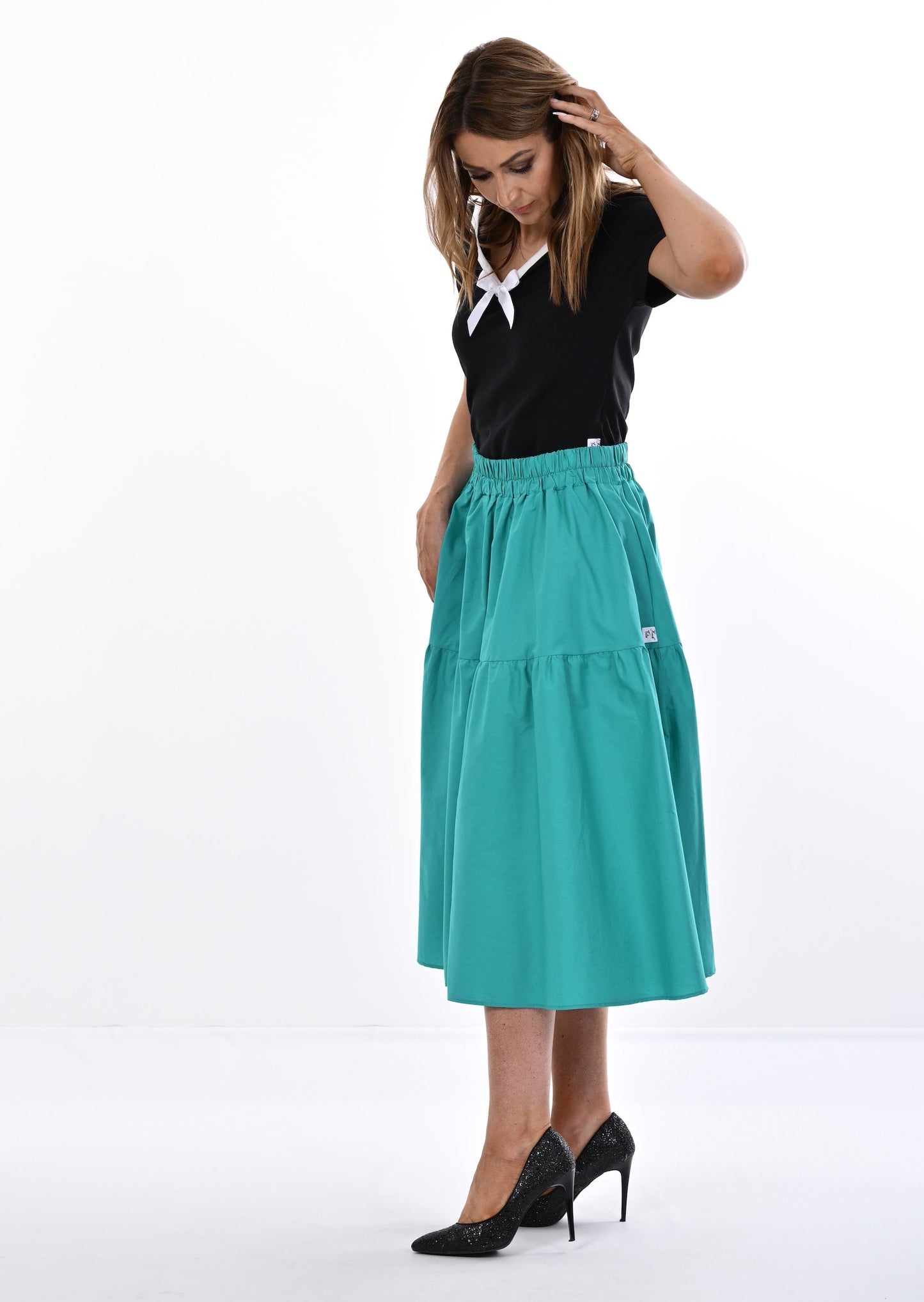 Tuamoto Top In Black With White Trim and Bow