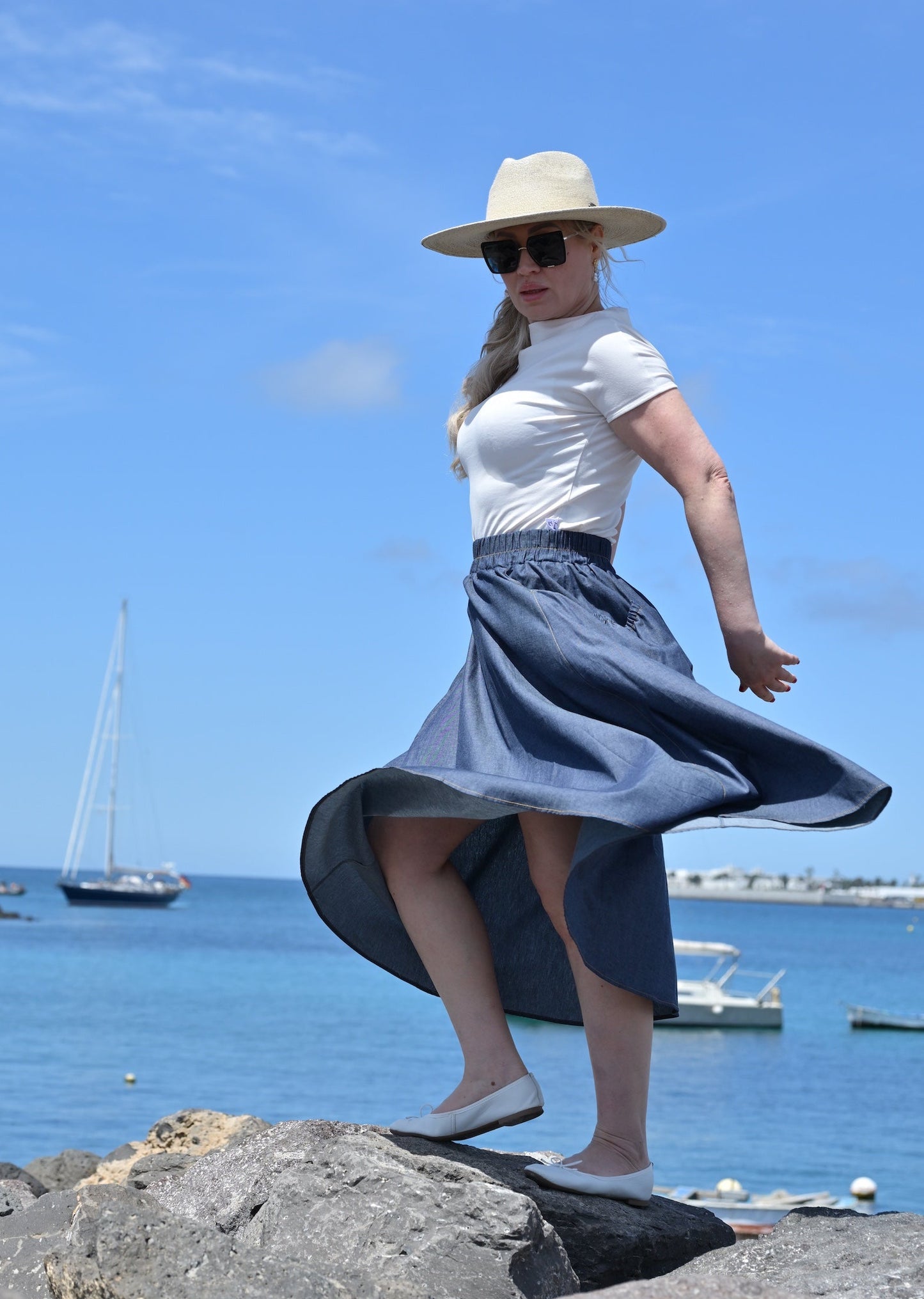 Delta Midi Skirt With Pockets In Blue Chambray