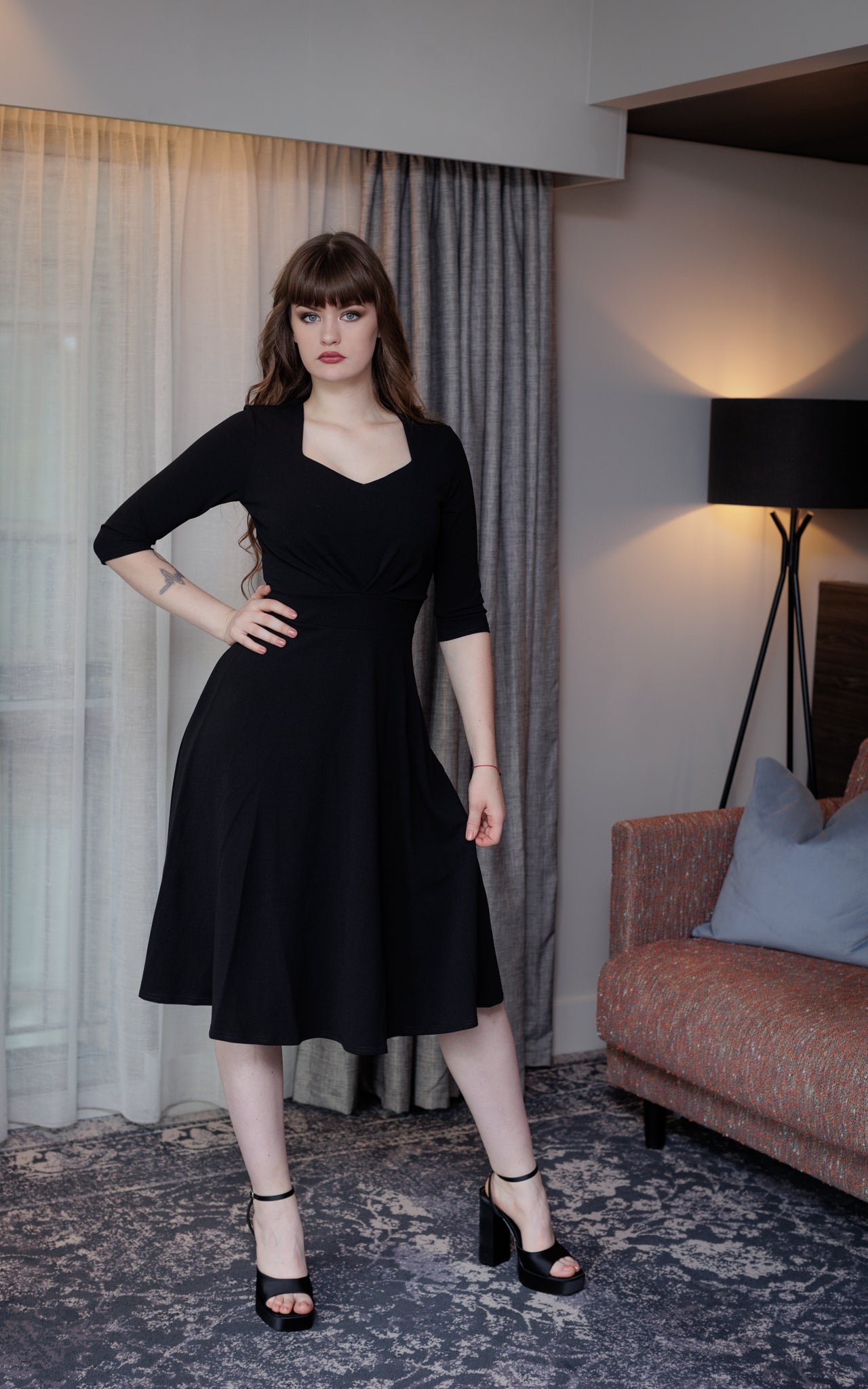 Amy Midi Dress In Black