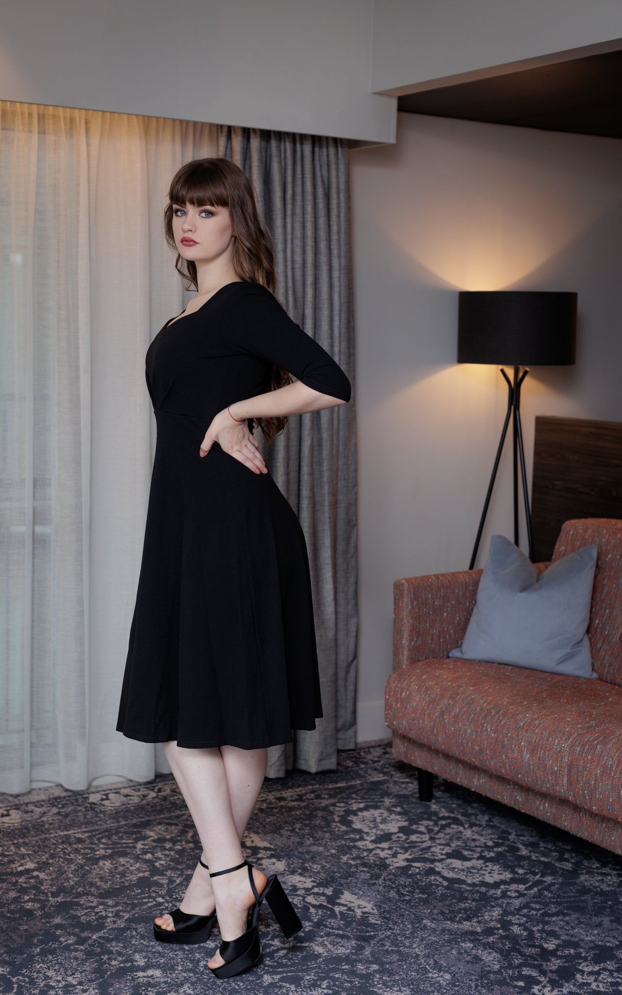 Amy Midi Dress In Black