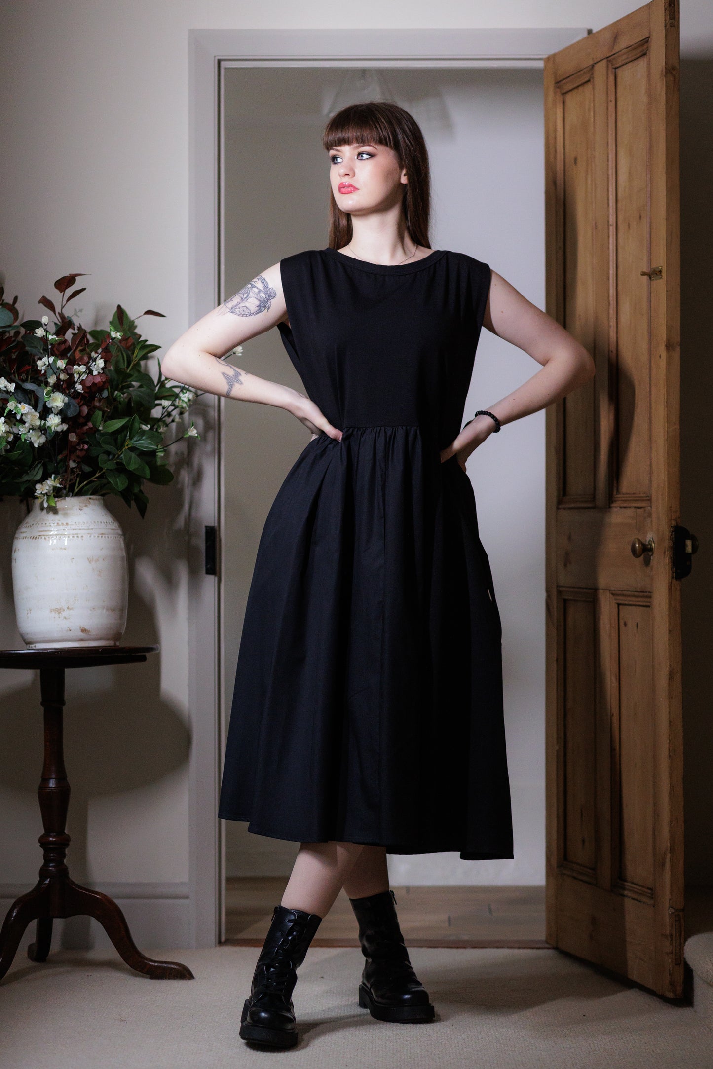 Jadu Sleeveless Midi Dress In Black