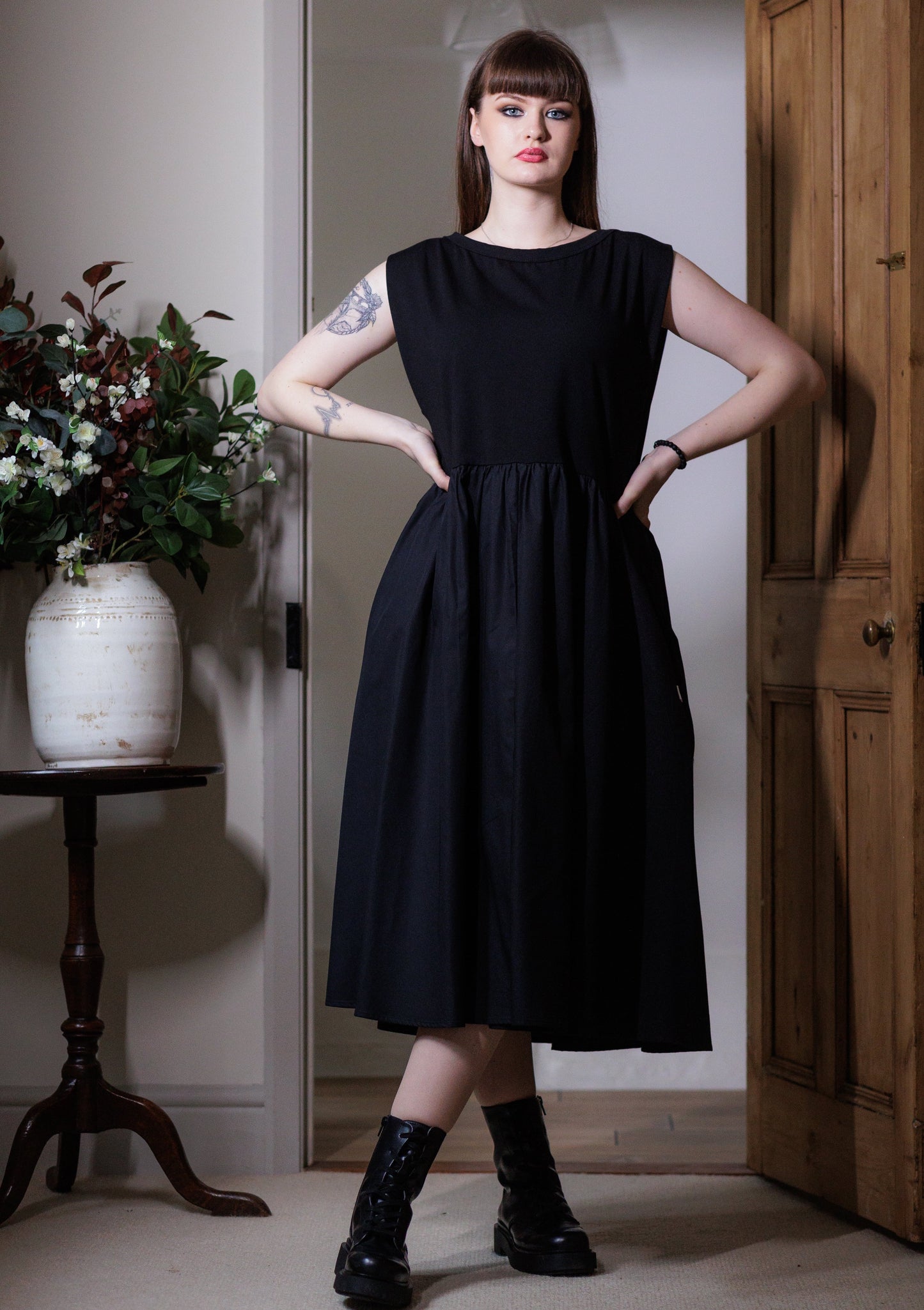 Jadu Sleeveless Midi Dress In Black